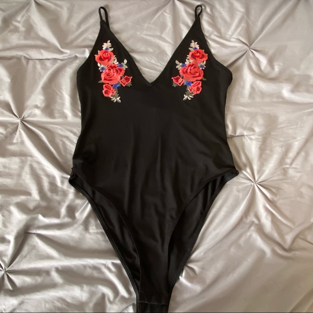 Bodysuit with floral embroidery
